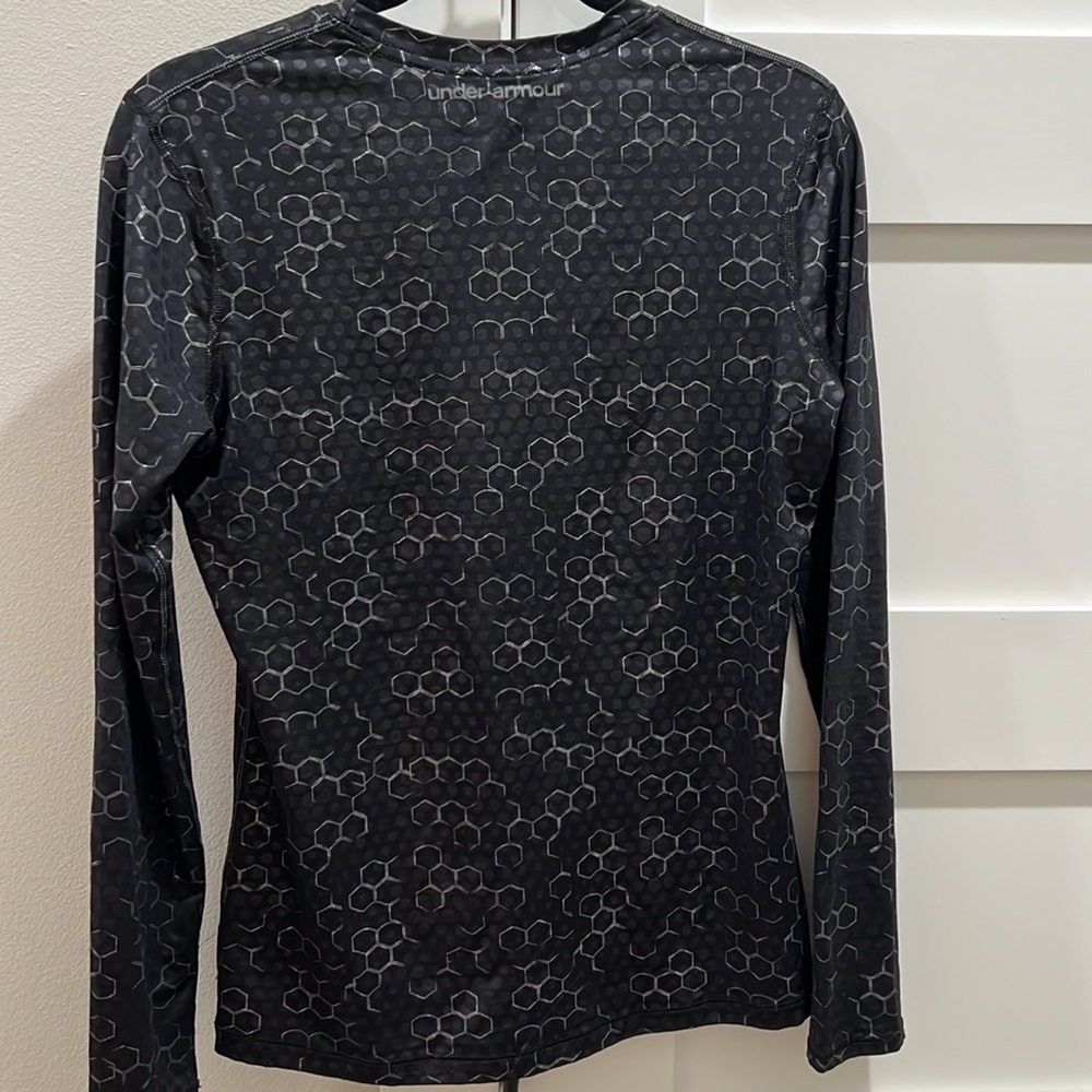 Under Armour long sleeve lightweight - Picture 4 of 5